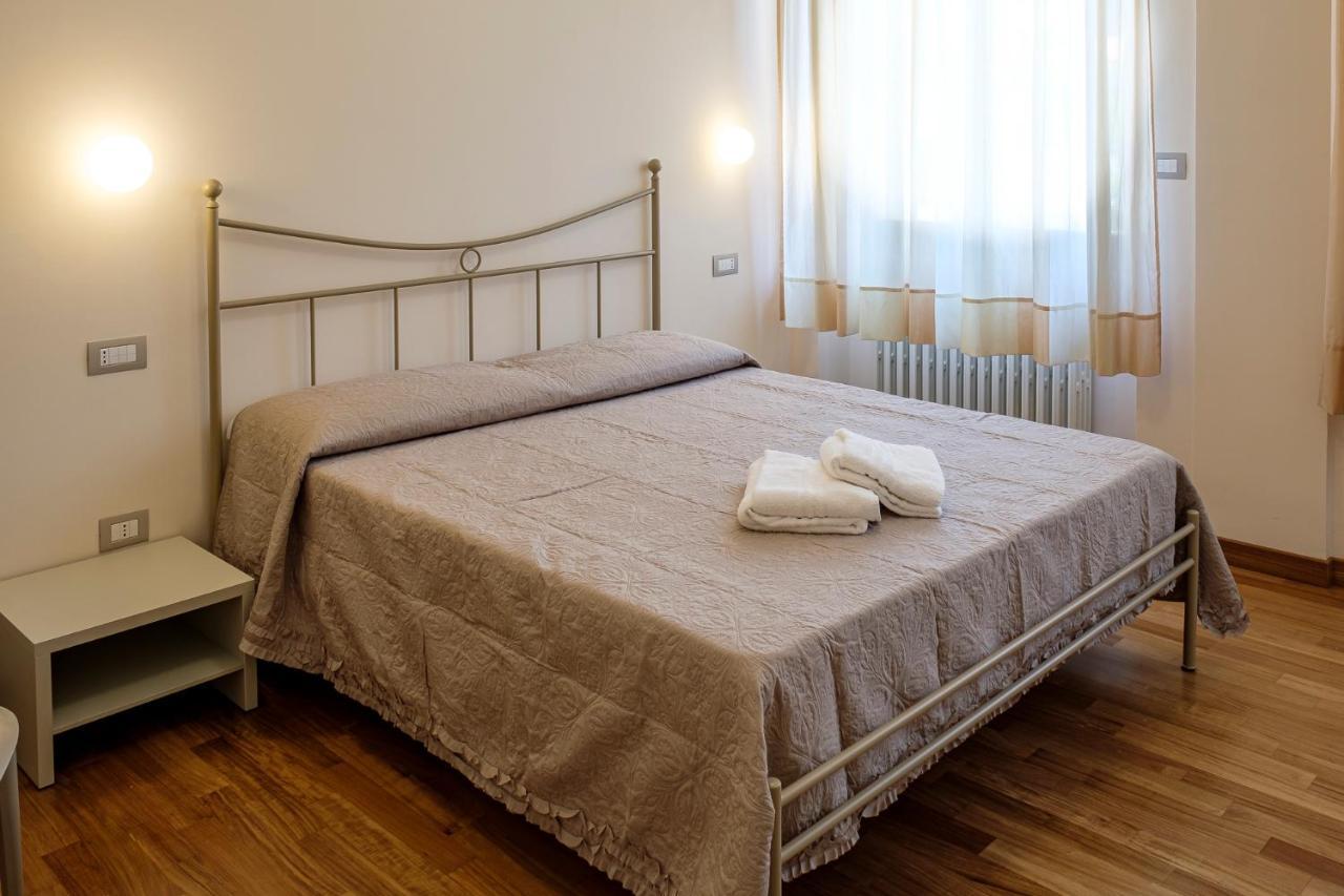 A Casa Di Leo Hotel Асколи Пичено Екстериор снимка